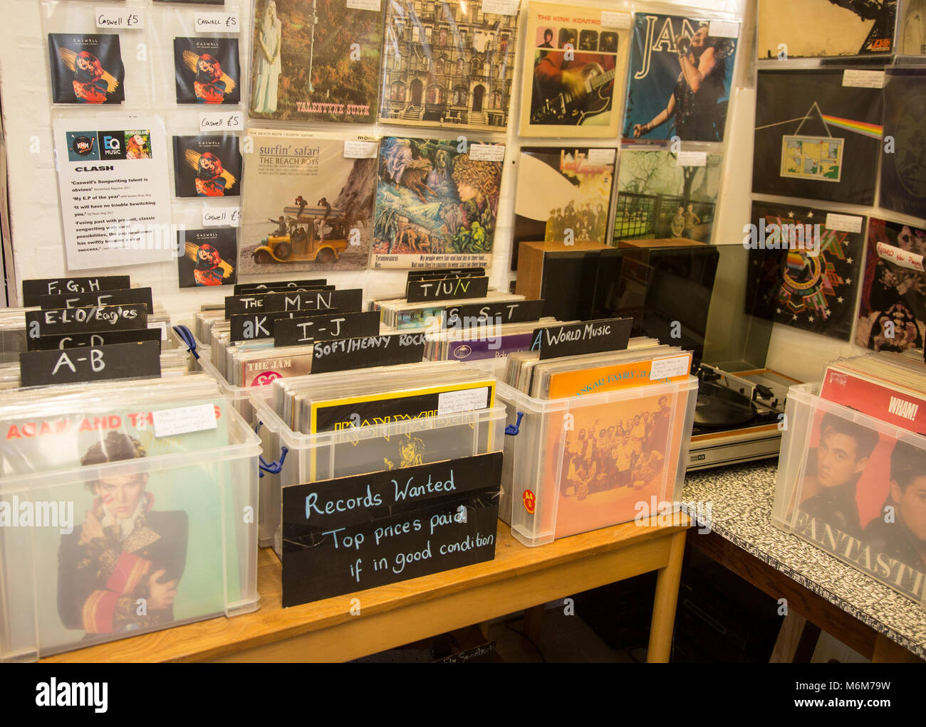 Alte Schallplatten auf Verkauf, marlesford Mühle, Suffolk, England, Großbritannien Stockfoto