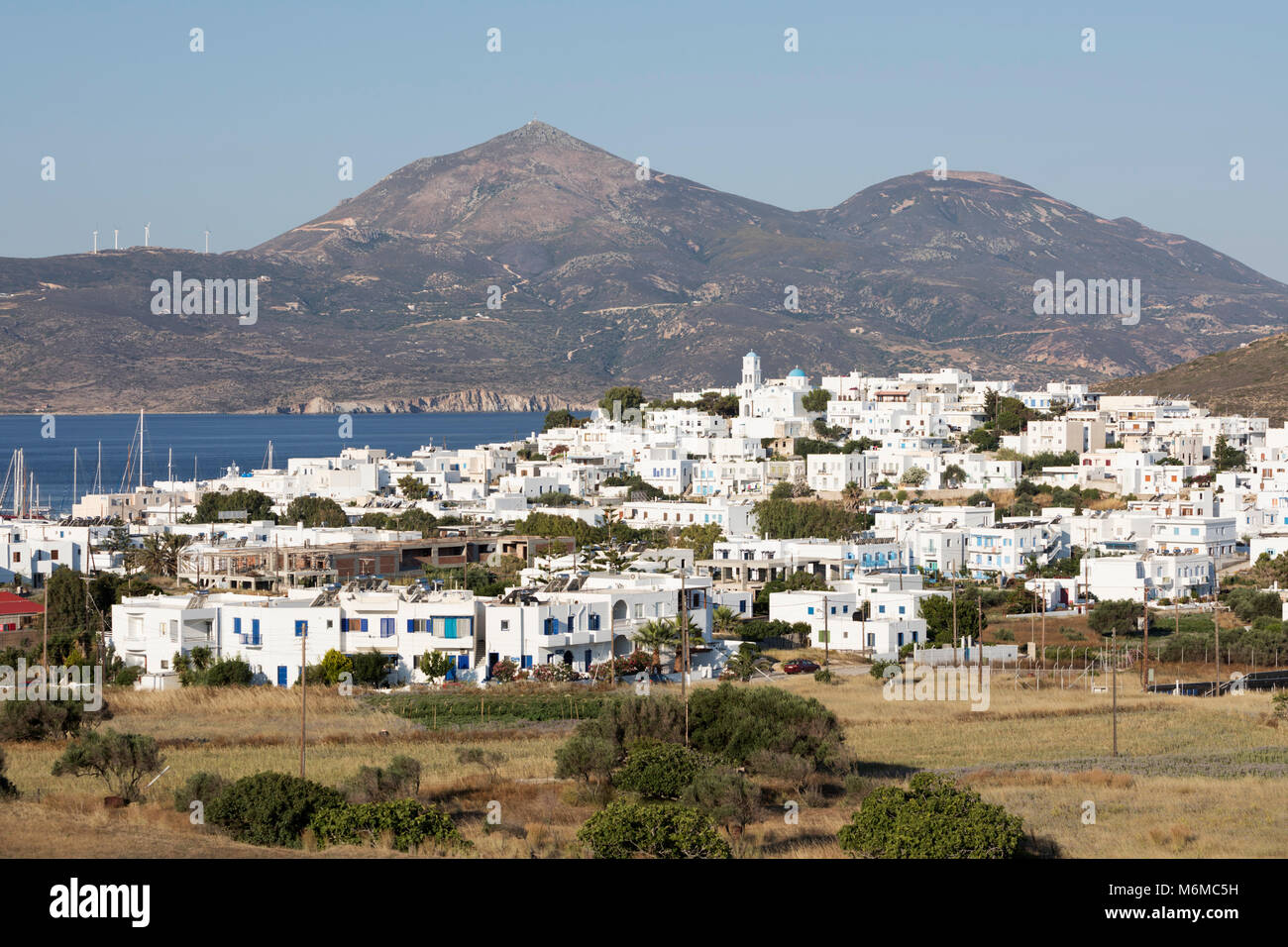 Blick über die weiße Stadt Adamantas, Milos, Kykladen, Ägäis, Griechische Inseln; Griechenland; Europa Stockfoto