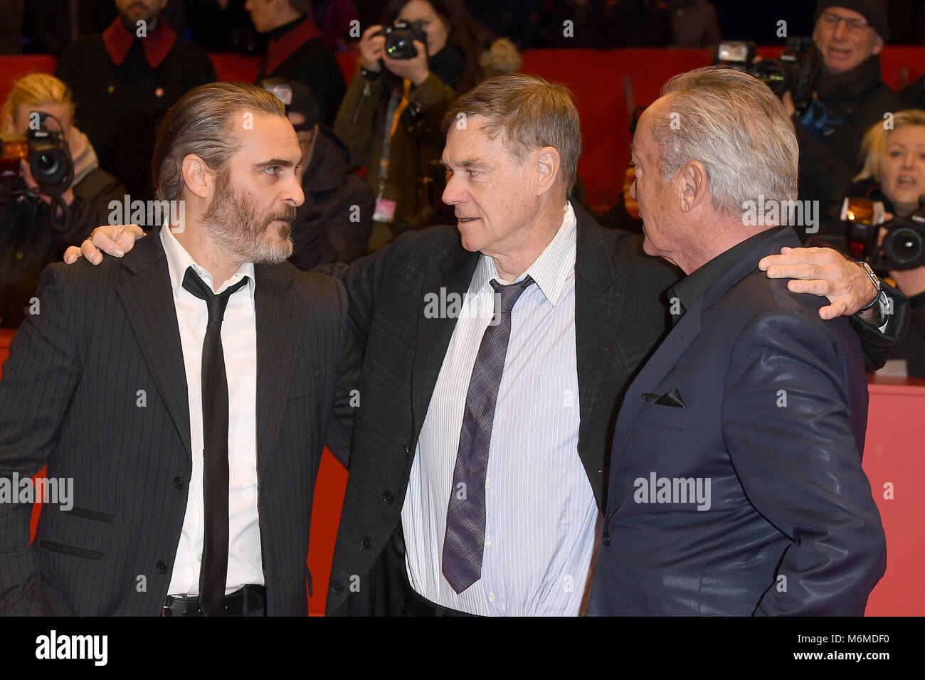Joaquin Phoenix, Gus Van Sant, Udo Kier nehmen an der 68. Berlinale Premiere von Keine Sorge, er wird nicht weit zu Fuß. 20. Februar 2018 © Paul Treadway erhalten Stockfoto