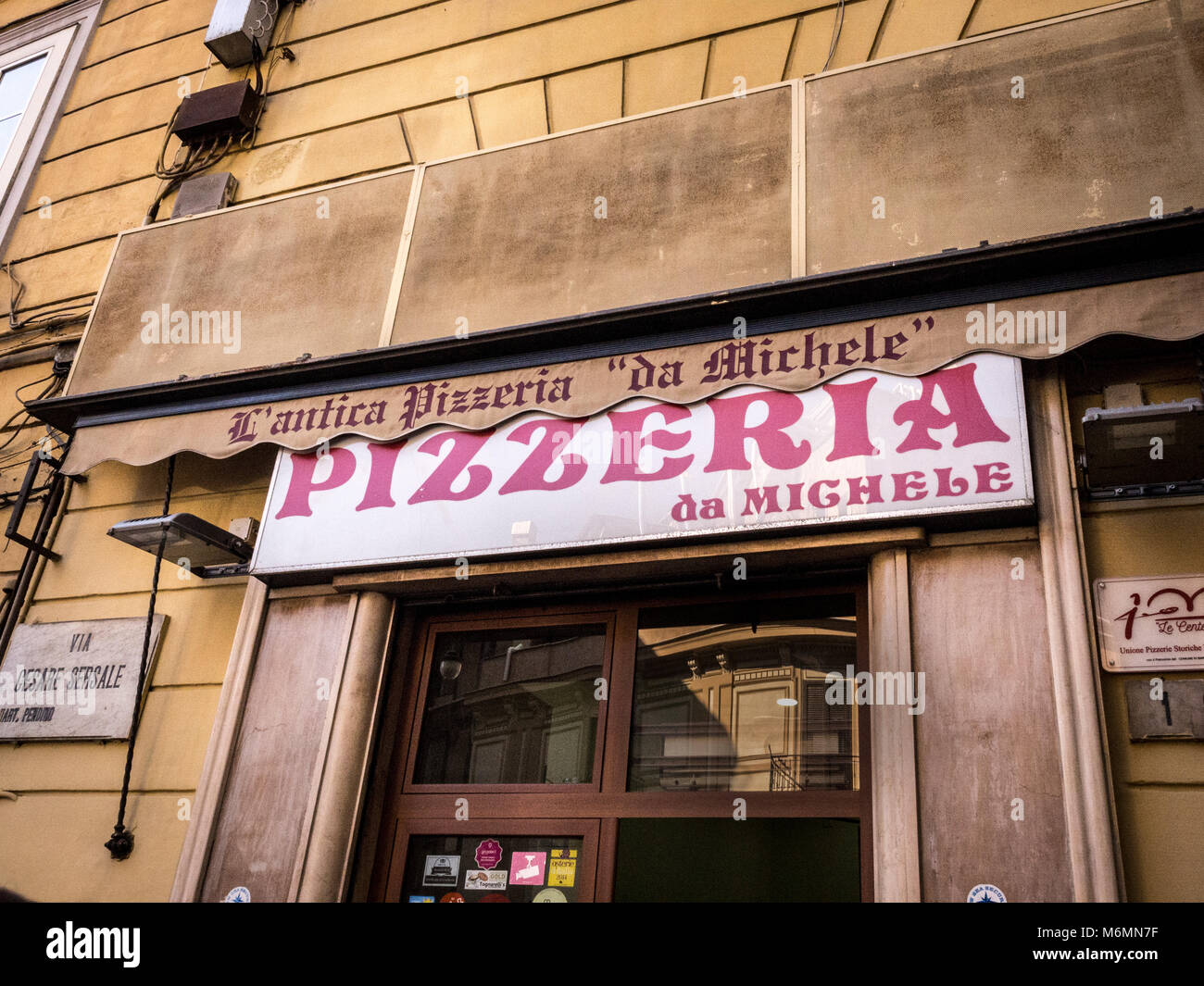Exerior von L'Antica Pizzeria Da Michele, Neapel, Italien. Stockfoto