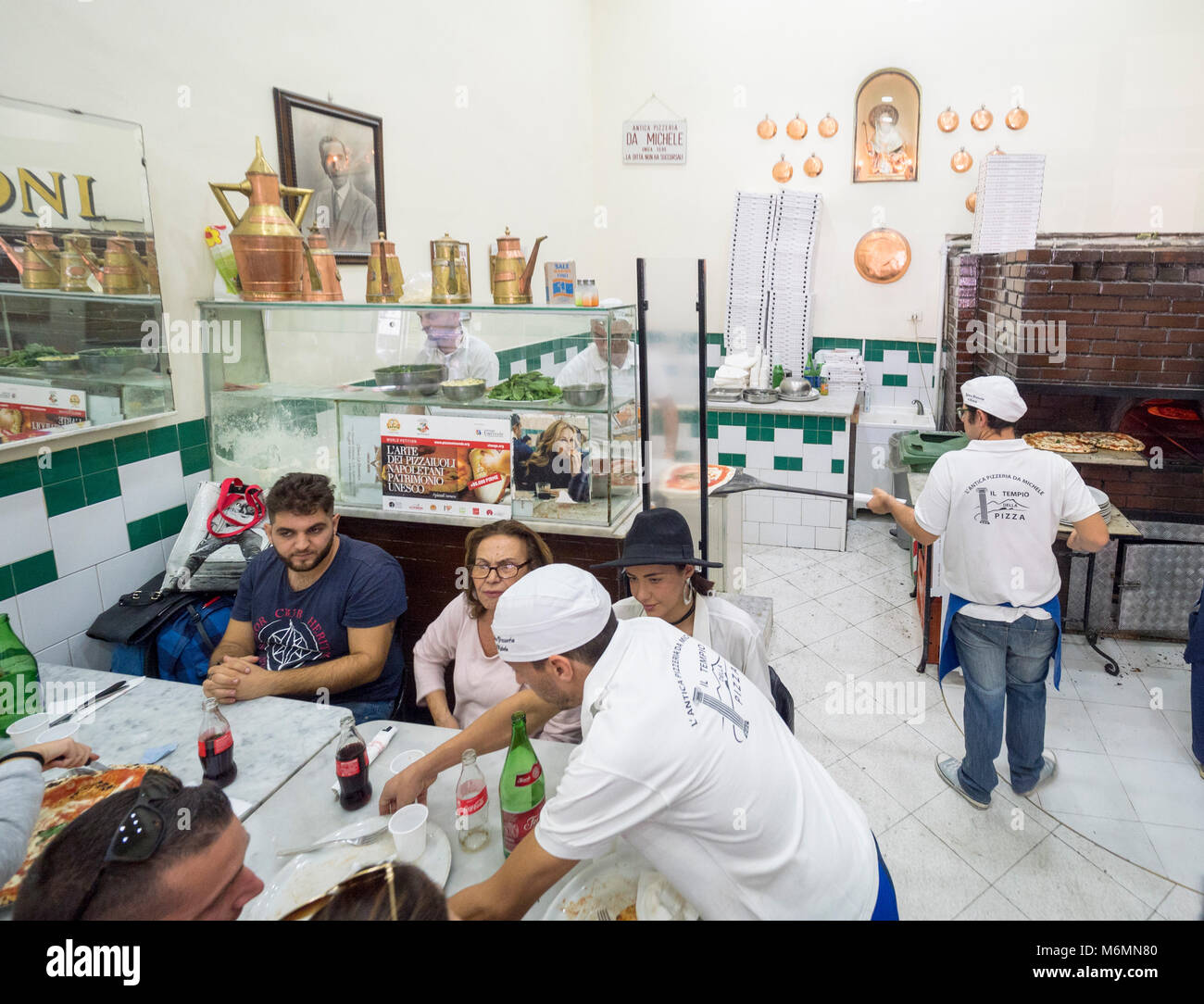 Interieur von L'Antica Pizzeria Da Michele, Neapel, Italien. Stockfoto