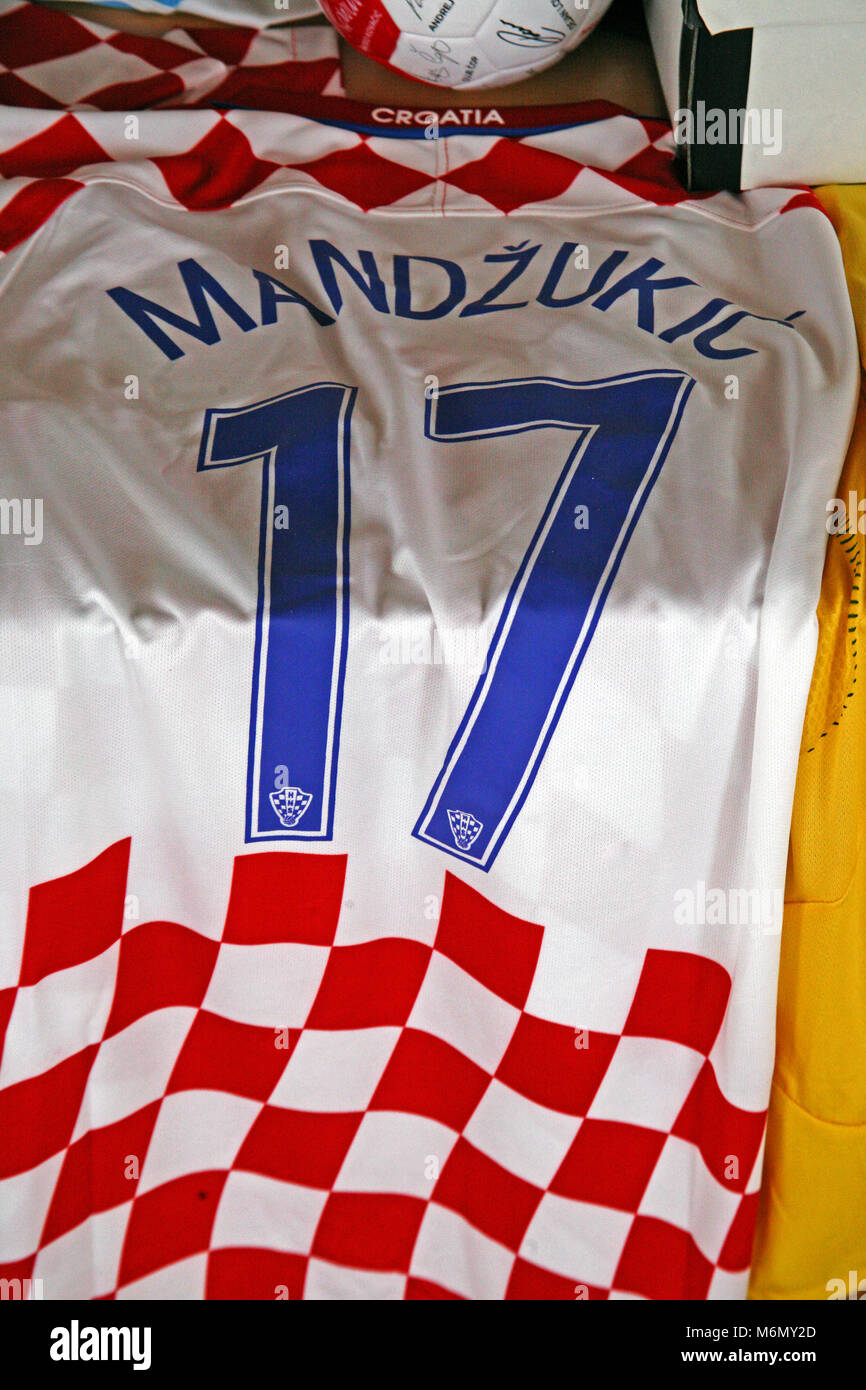 Mandzukic original Fußball Jersey von der verstorbenen Franziskaner Vrancic Sammlung, Kroatien Stockfoto