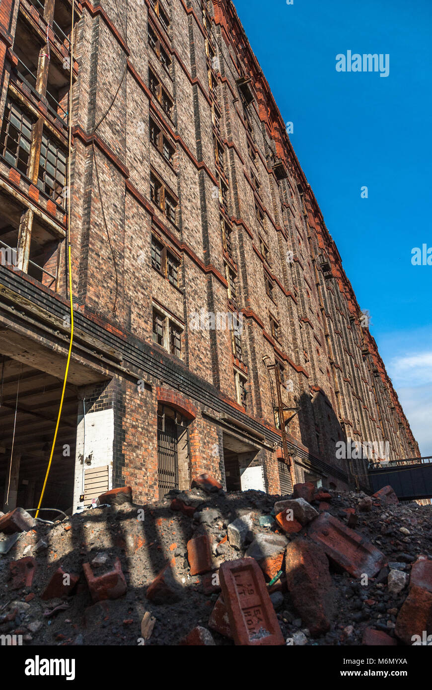 Die Stanley Dock Tobacco Warehouse in den Prozess der Sanierung. Die Stanley Dock Tobacco Warehouse ist ein denkmalgeschützten Gebäude und ist die Welt' Stockfoto