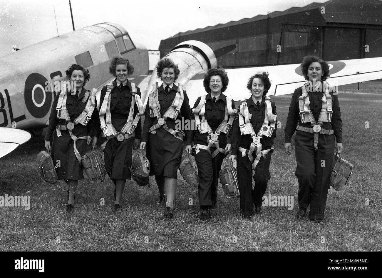 Luftverkehr Zusätzliche weibliche WWII Piloten & Crew Großbritannien 1942 Stockfoto