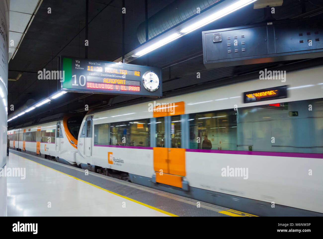 R2 rodalies, Flughafen, Hauptbahnhof Sants, Barcelona, Katalonien, Spanien Stockfoto