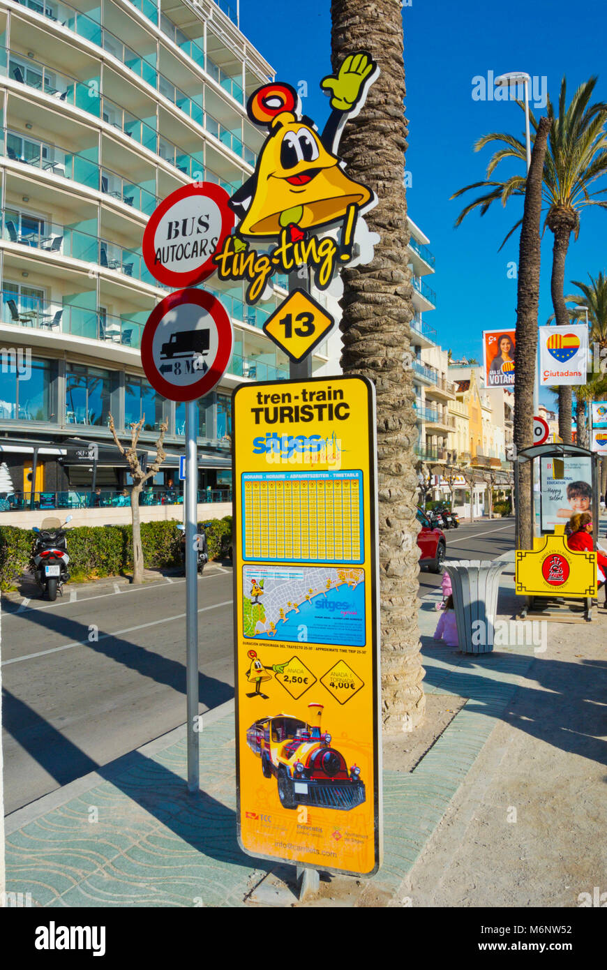 Stadt Zug, touristischen Transport stop, Passeig de la Ribera, Sitges, Katalonien, Spanien Stockfoto