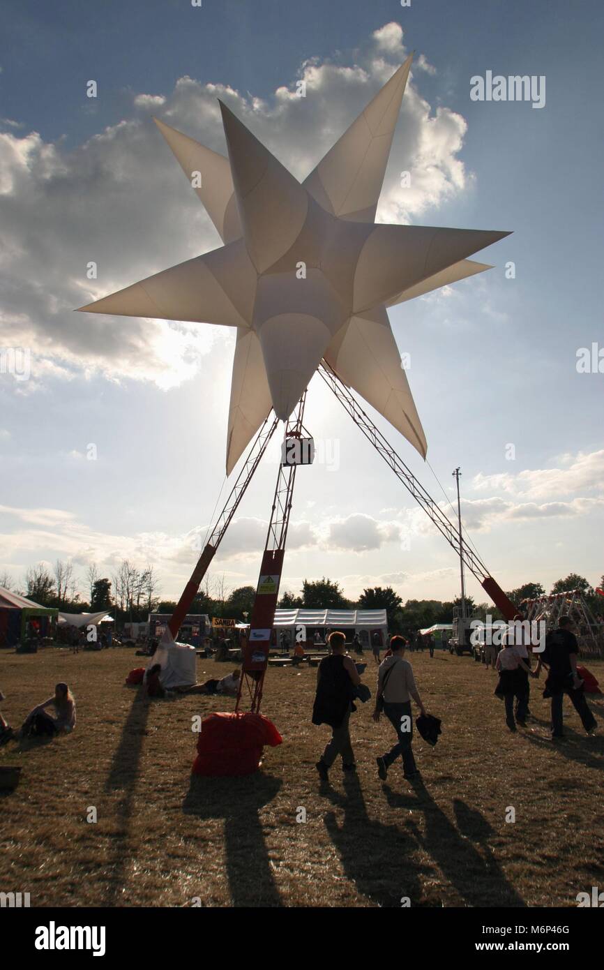 Star Skulptur, Glastonbury Festival, Somerset, Großbritannien - 28 Juni 2003. Stockfoto