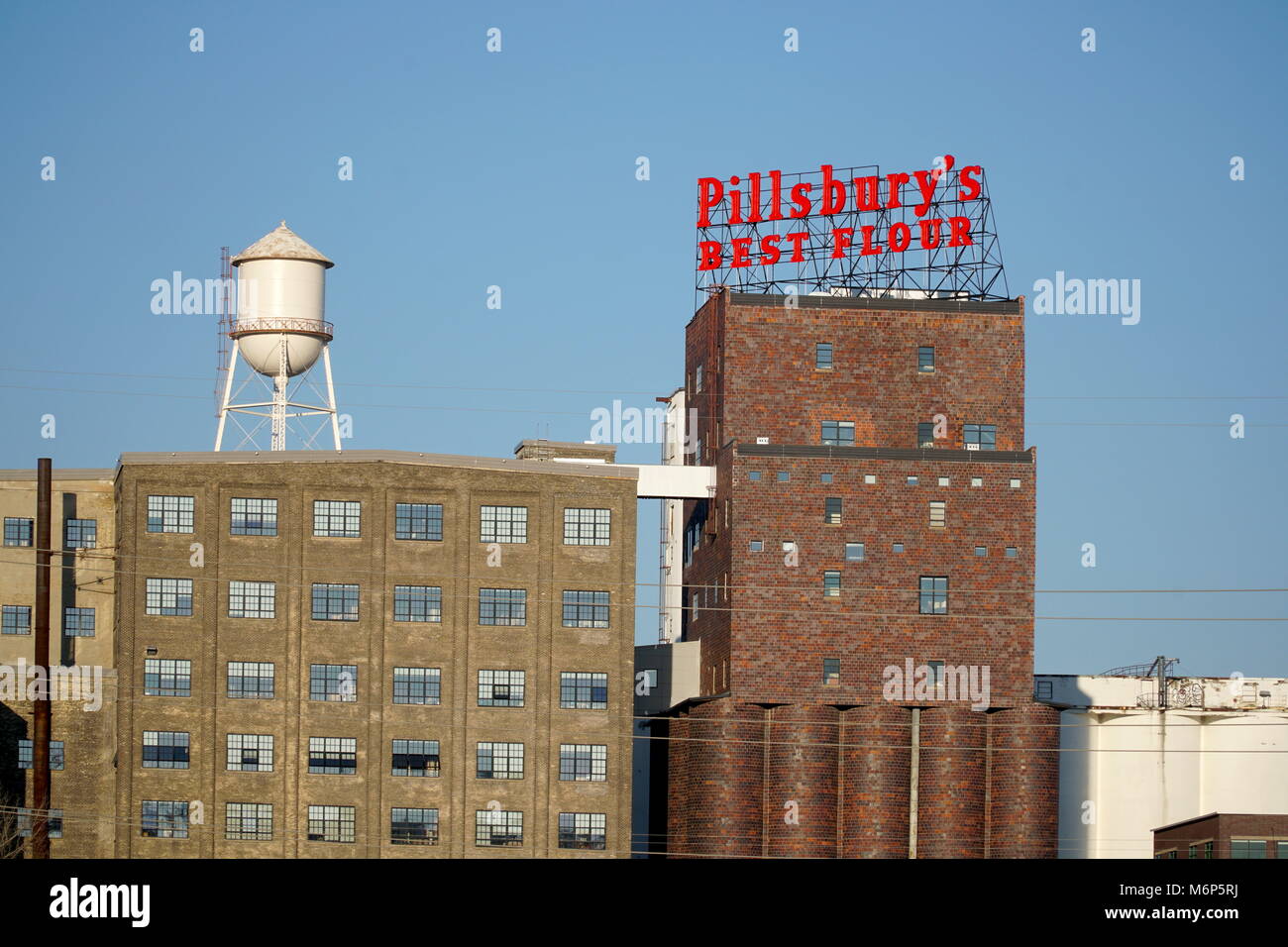 Minneapolis Minnesota - November 2016: Pillsbury Mühle entlang des Mississippi River im mittleren Westen der USA. Herstellung von Backwaren und Lebensmitteln. Stockfoto