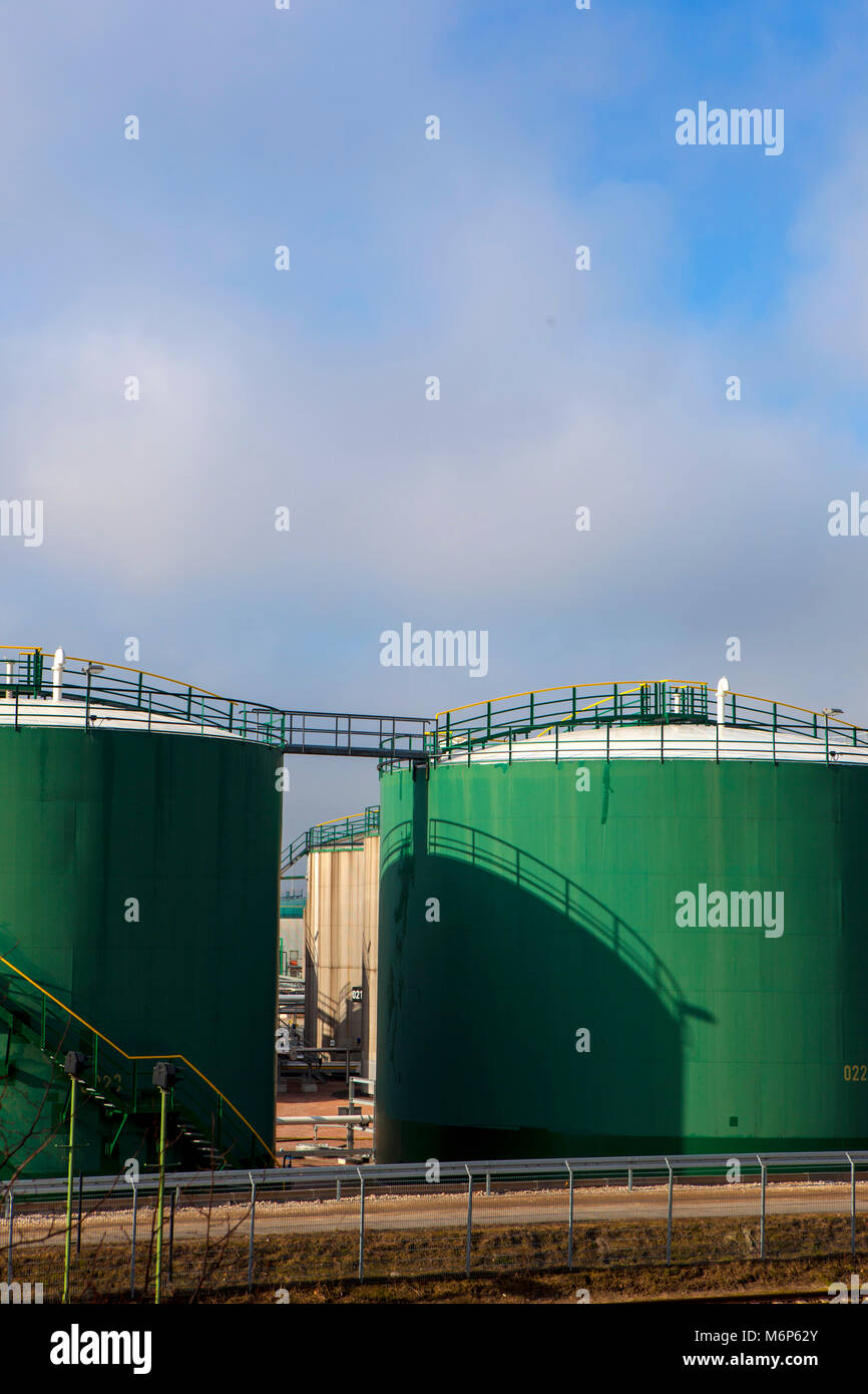 Lagerung von Kraftstoff tanks, Hamburg, Deutschland Stockfoto