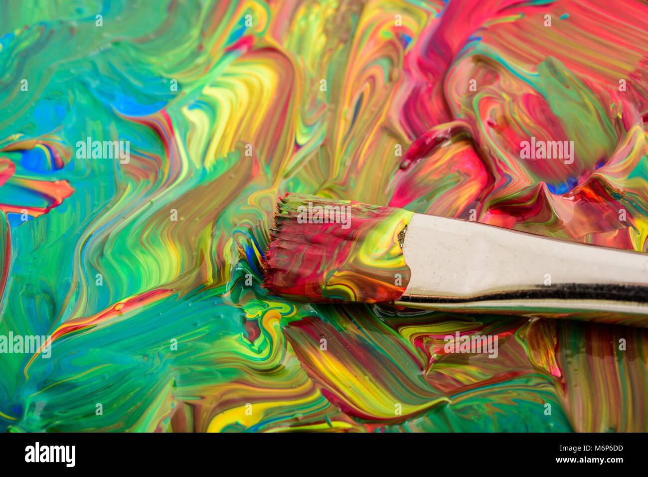 Pinsel auf dem Wasser Farbe Hintergrund Stockfoto