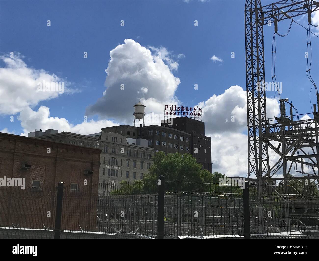 Minneapolis Minnesota - ca. 2017: Pillsbury Mühle entlang des Mississippi River im mittleren Westen der USA. Herstellung von Backwaren und Lebensmitteln. Stockfoto