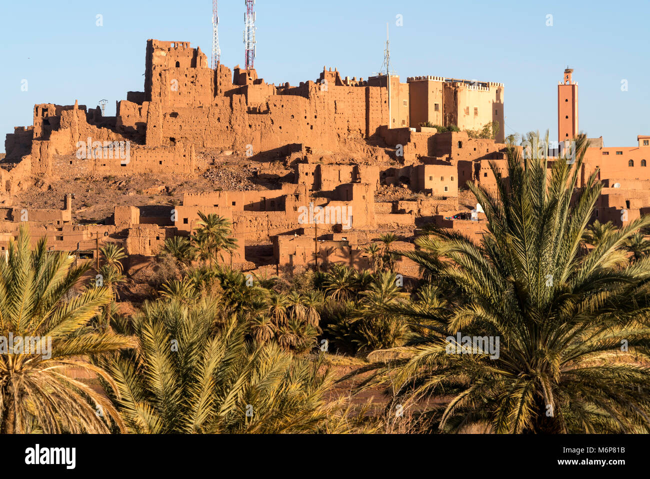 Lehmbau Wohnburg Kasbah Tifoultoute, Ouarzazate, Königreich Marokko, Afrika | Befestigte Lehmziegeln Kasbah von Tifoultoute, Ouarzazate, Königreich von Moro Stockfoto