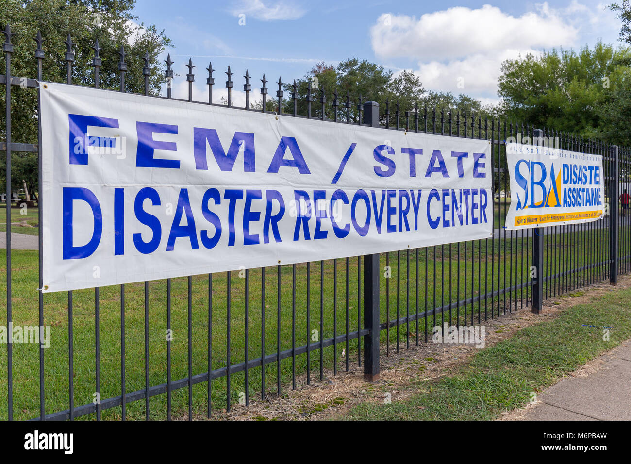 Ein Zustand von Texas/FEMA Disaster Recovery Center an der Bayland Community Center (Harris County) mit recovery Spezialisten von FEMA, SBA besetzt und St Stockfoto