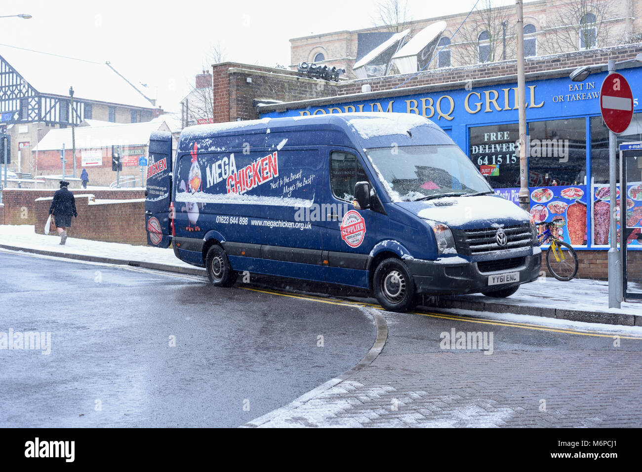 Die Lieferung per Kurier van essen Huhn, UK. Stockfoto