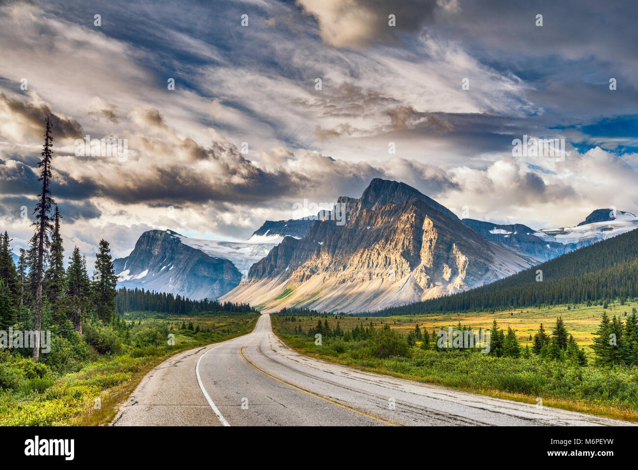 Crowfoot Mountain in Waputik Berge, kanadische Rockies, vom Icefields Parkway, Banff National Park, Alberta, Kanada Stockfoto