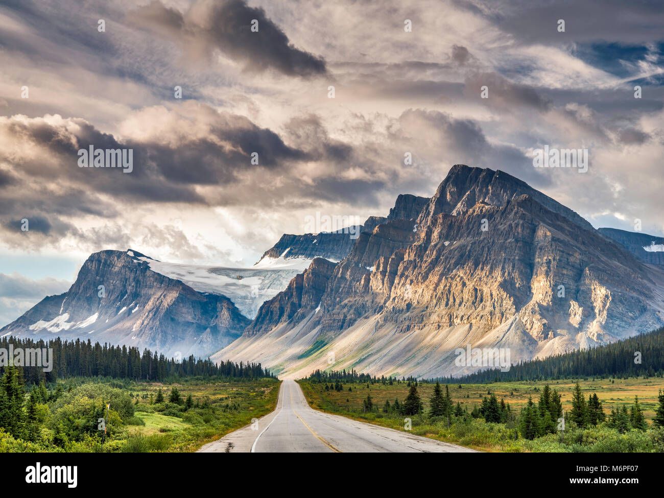 Crowfoot Mountain in Waputik Berge, kanadische Rockies, vom Icefields Parkway, Banff National Park, Alberta, Kanada Stockfoto