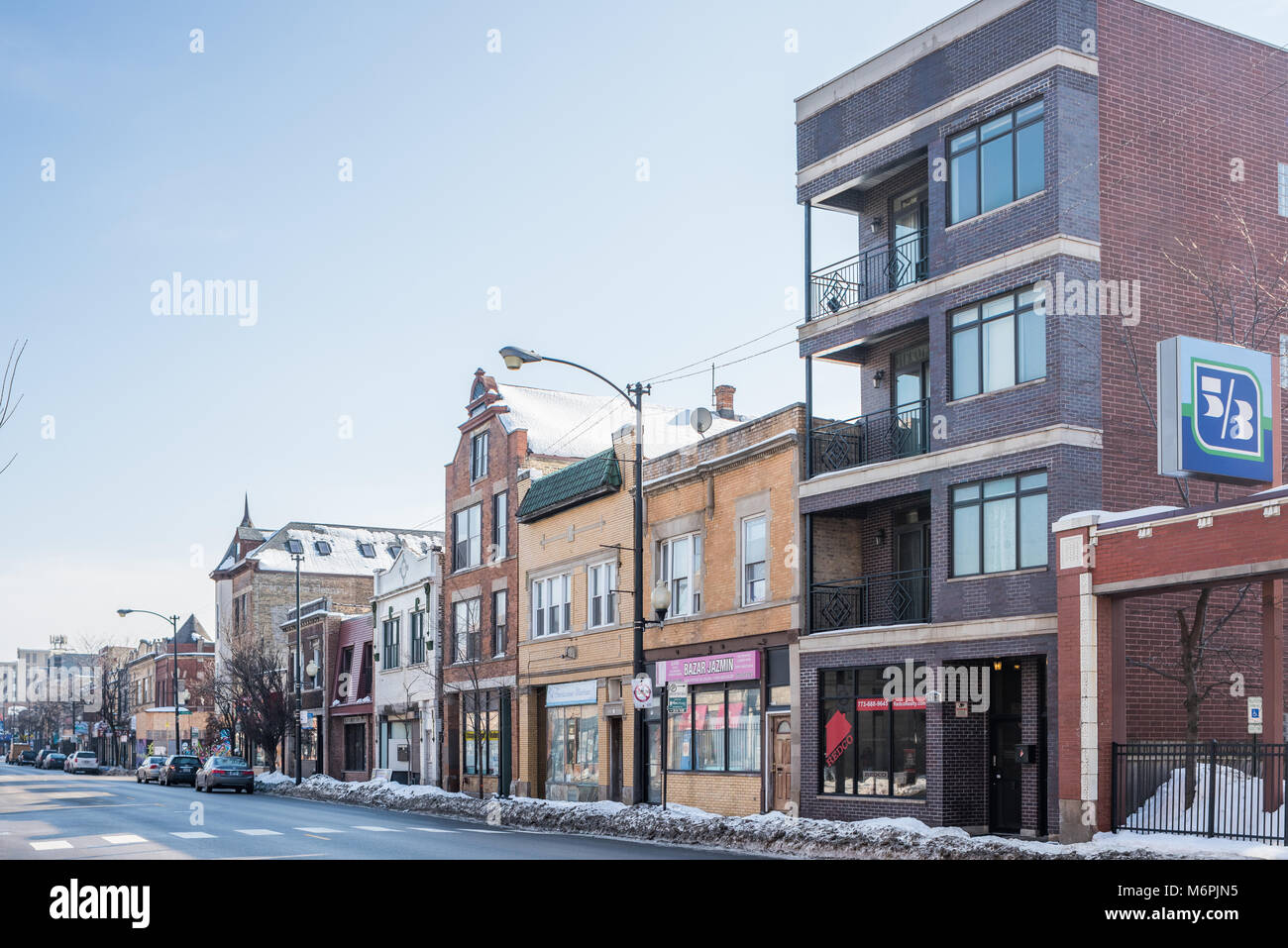 Gewerbliche Bauten auf Milwaukee Avenue im Logan Square - Avondale Nachbarschaften Stockfoto