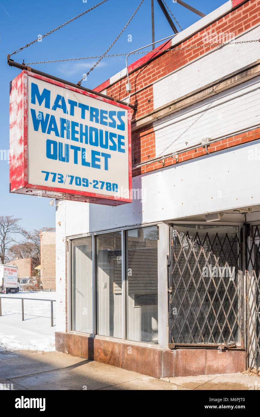 Gewerbliche Bauten auf Milwaukee Avenue im Logan Square - Avondale Nachbarschaften Stockfoto