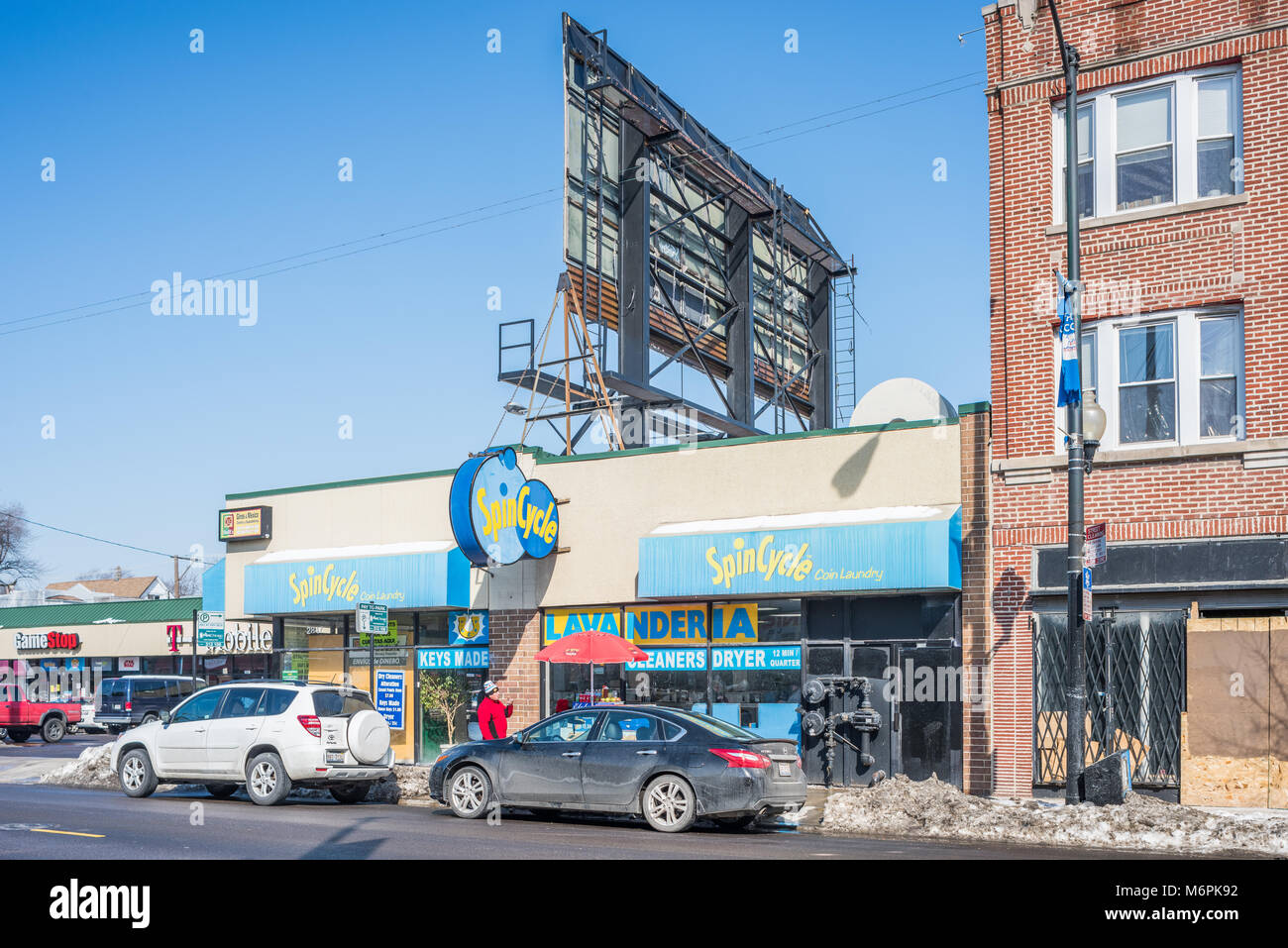 Gewerbliche Bauten auf Milwaukee Avenue im Logan Square - Avondale Nachbarschaften Stockfoto