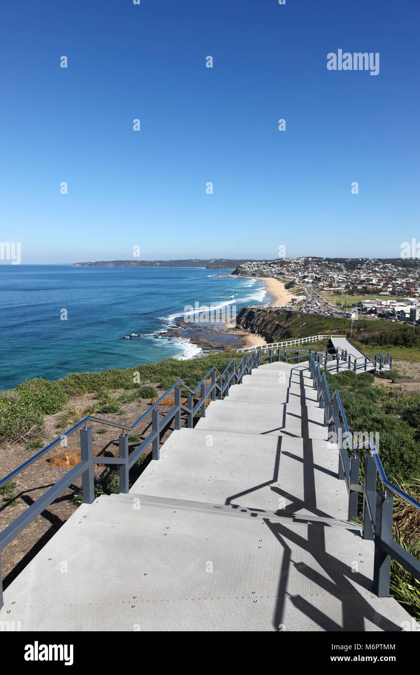 Das ANZAC an der Küste zu Fuß wurde erst kürzlich fertiggestellt und bietet Zugang entlang den Klippen in der Nähe von Bar Strand - Newcastle. Es ist heute eines der beliebtesten Spaziergang wo p Stockfoto