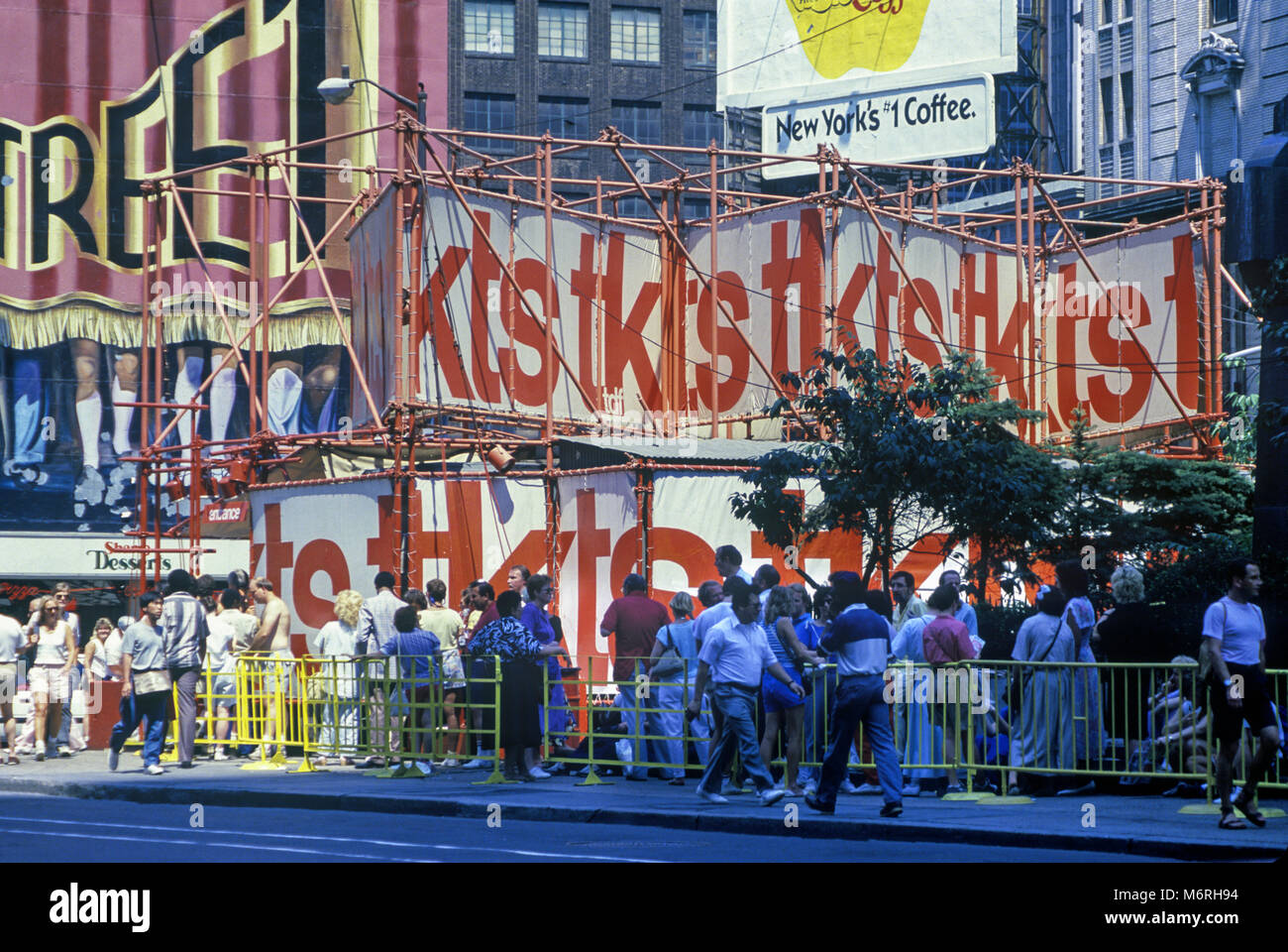 1987 historische TKTS RABATT THEATER TICKET KIOSK TIMES SQUARE in