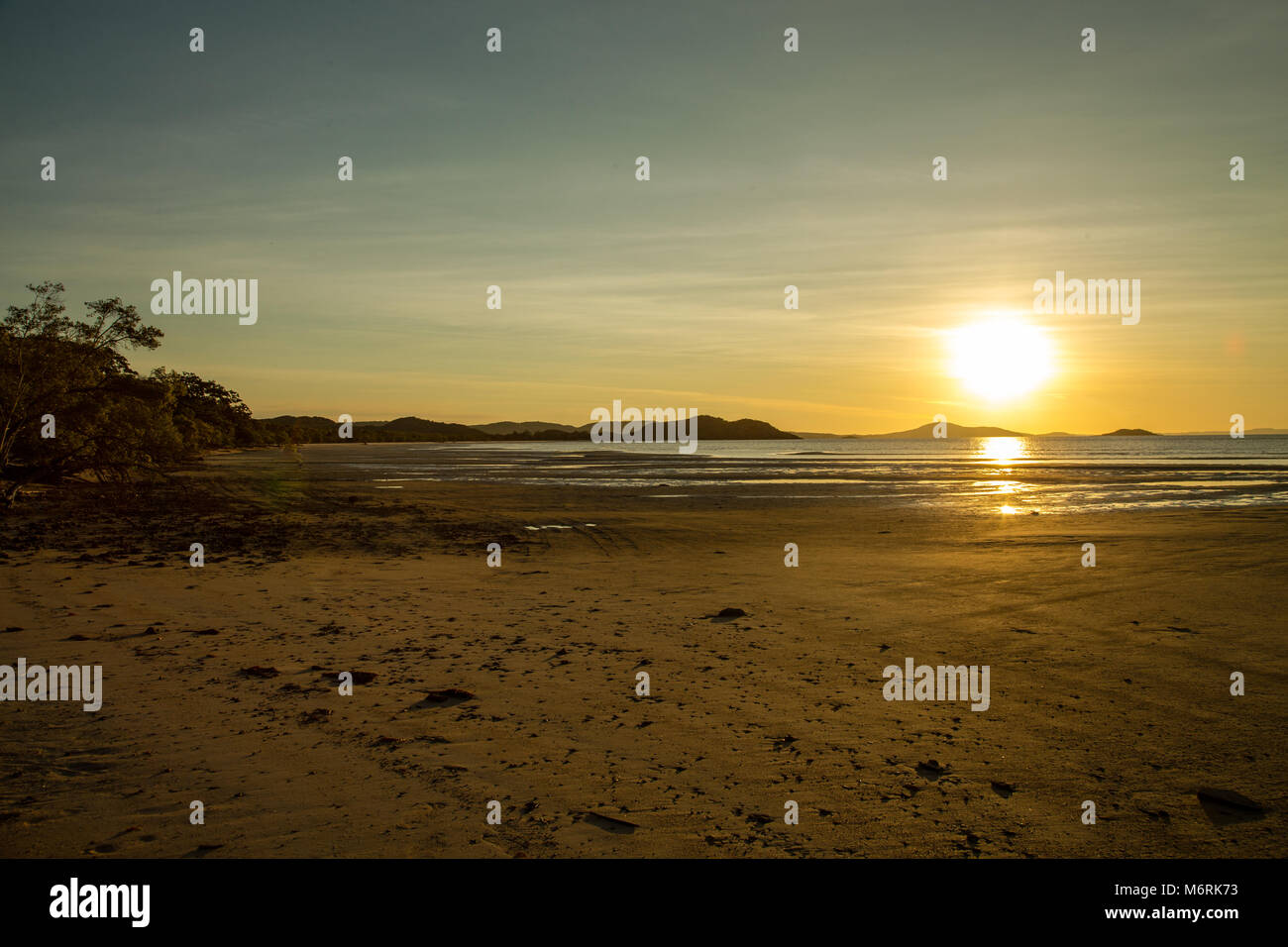 Bamaga Cape York Australien, Sonnenuntergang über dem Meer, Strand stretch suchen South West. Stockfoto