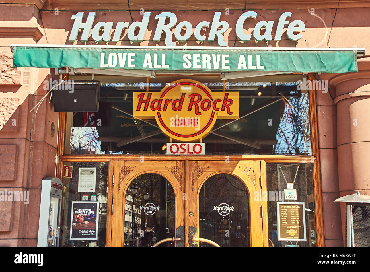 Eingang des Hard Rock Cafe am Tag Stockfoto