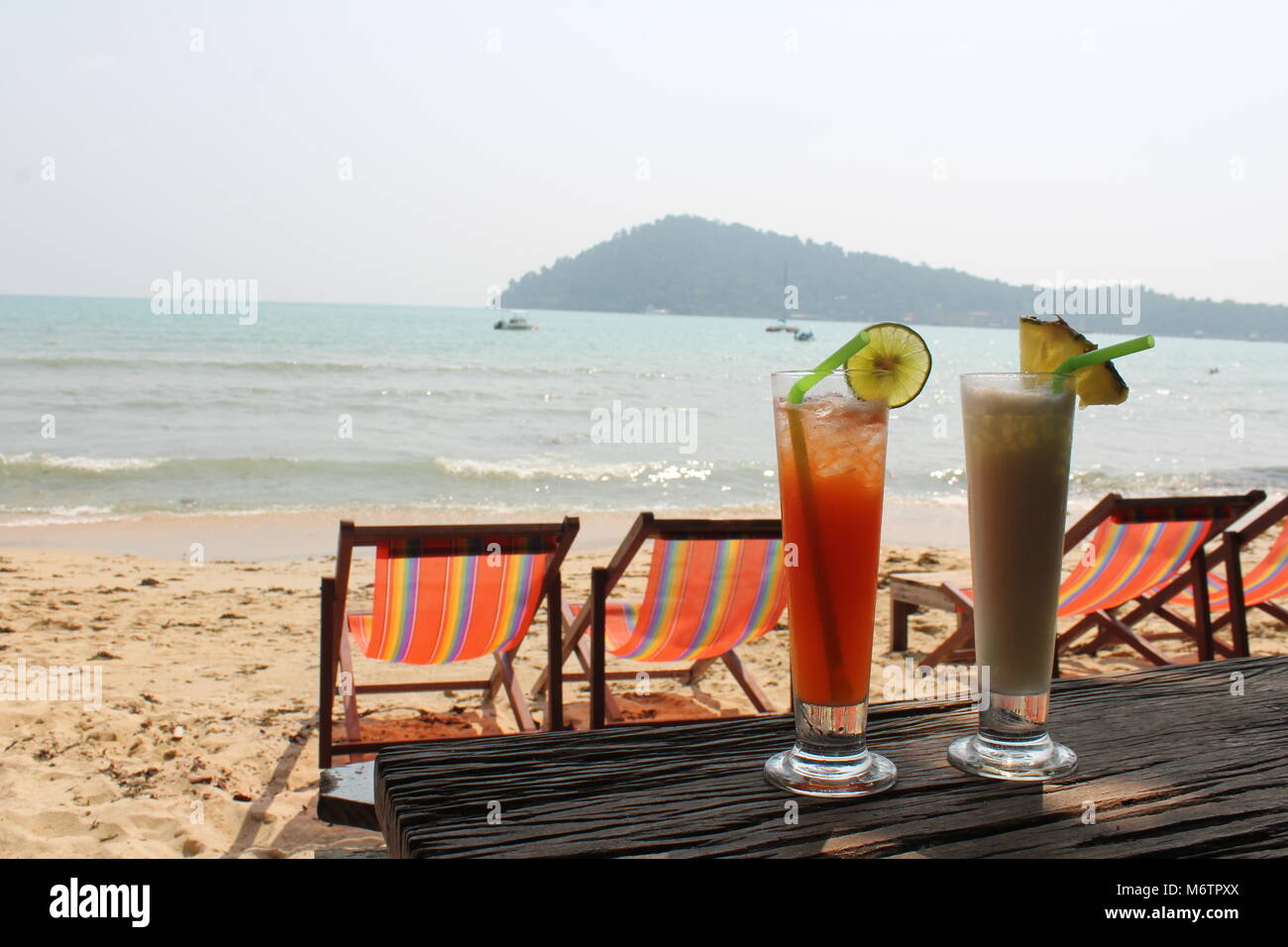 Strand-Getränkehalter, tragbar, leicht, hält Getränke und Snacks sandfrei,  Getränkehalter für Camping-Reisen
