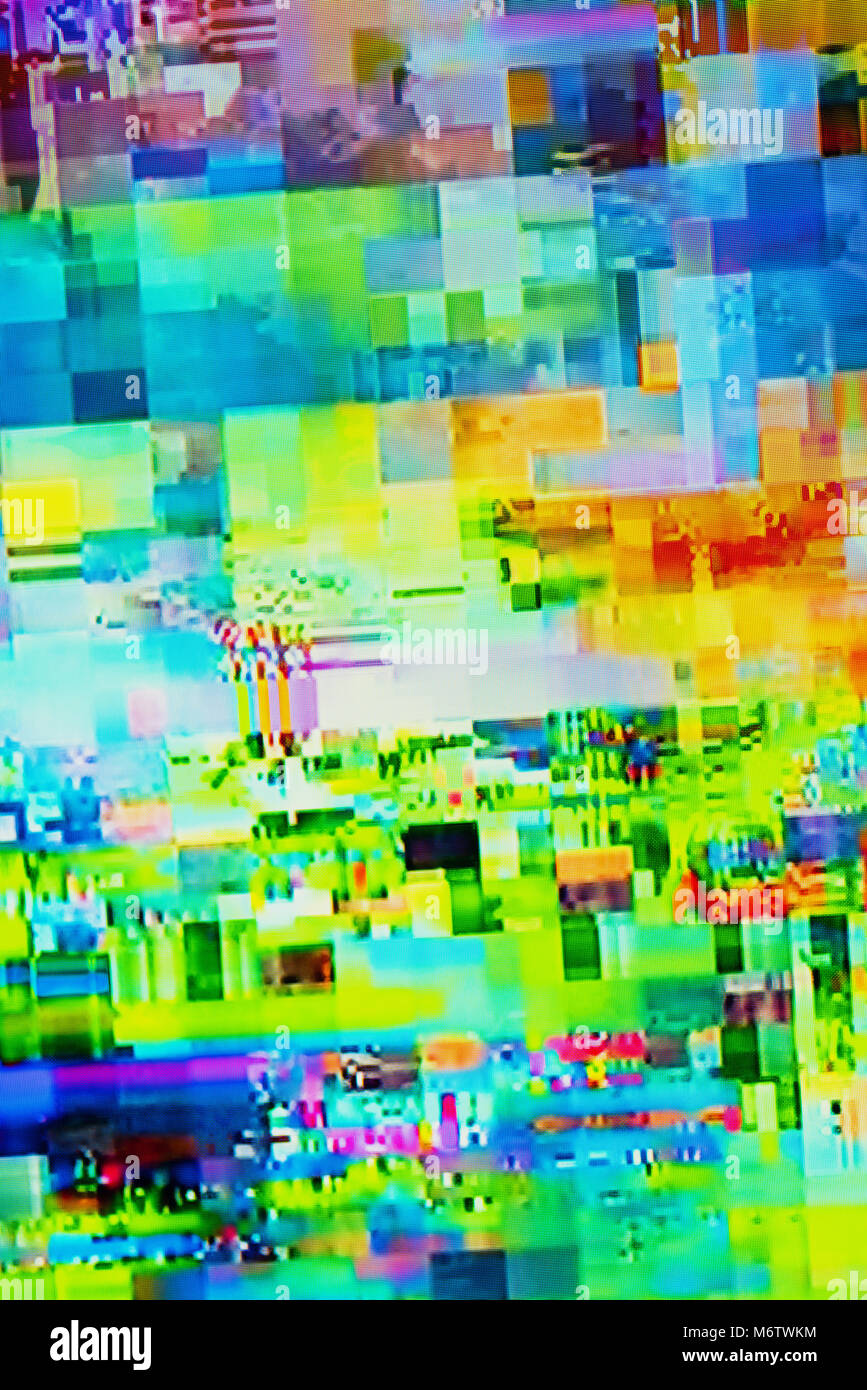 Digital-TV Panne auf dem Fernsehbildschirm mit unangebrachten Plätzen, statische Effekte und Frostschäden während der Sendung Ausfall Stockfoto