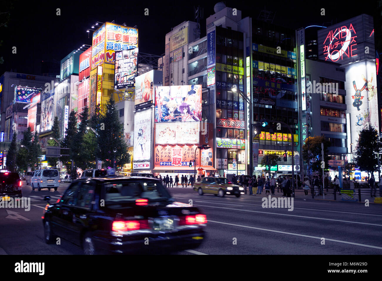 Tokyo Straßen in der Nacht Stockfoto