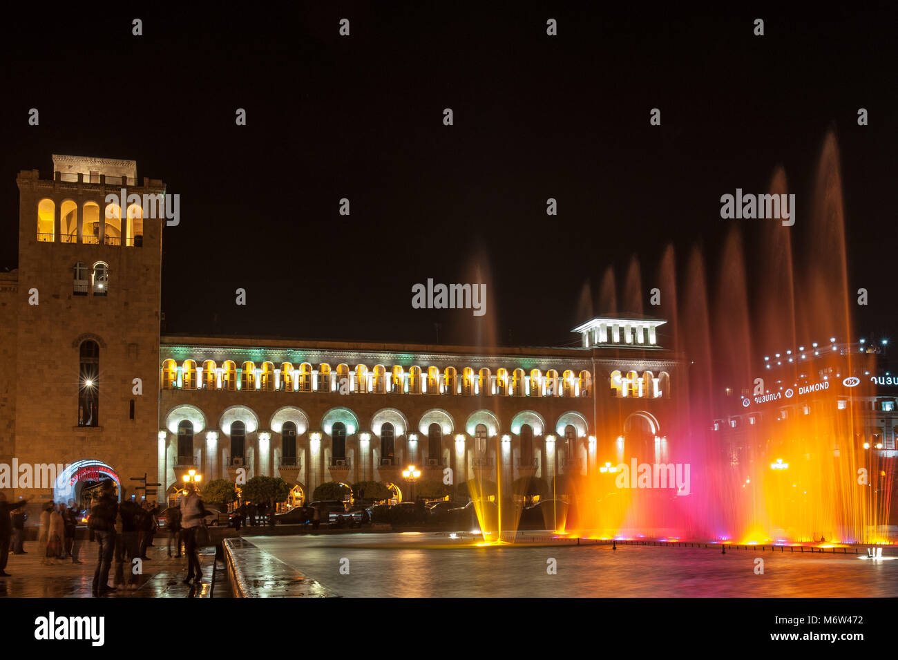 Musikalische farbige Brunnen am Platz der Republik in Eriwan die Hauptstadt von Armenien. Stockfoto