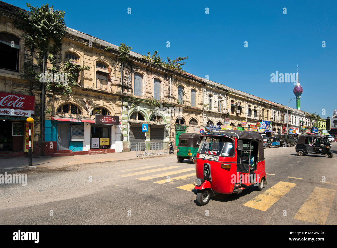 Horizontale streetview Der rikschas in Slave Island, Colombo, Sri Lanka. Stockfoto