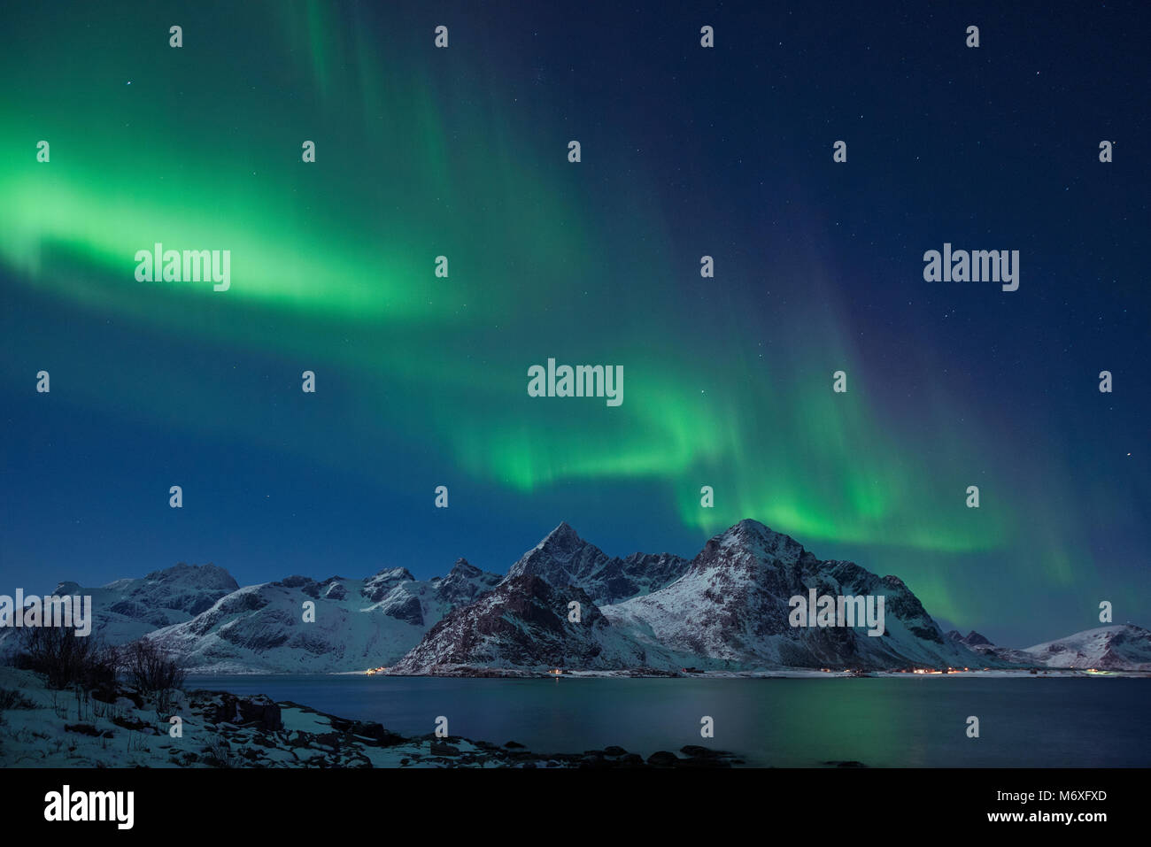 Das Nordlicht in der Lofoten, Norwegen gesehen Stockfoto