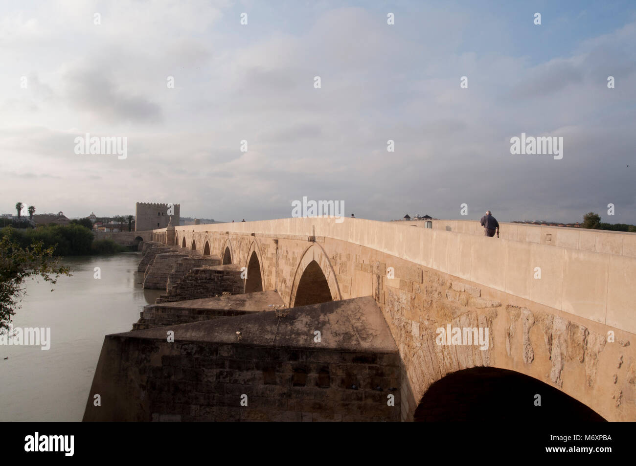 Puente Romano über den Guadalquivir Fluss, Cordoba, Andalusien, Spanien Stockfoto