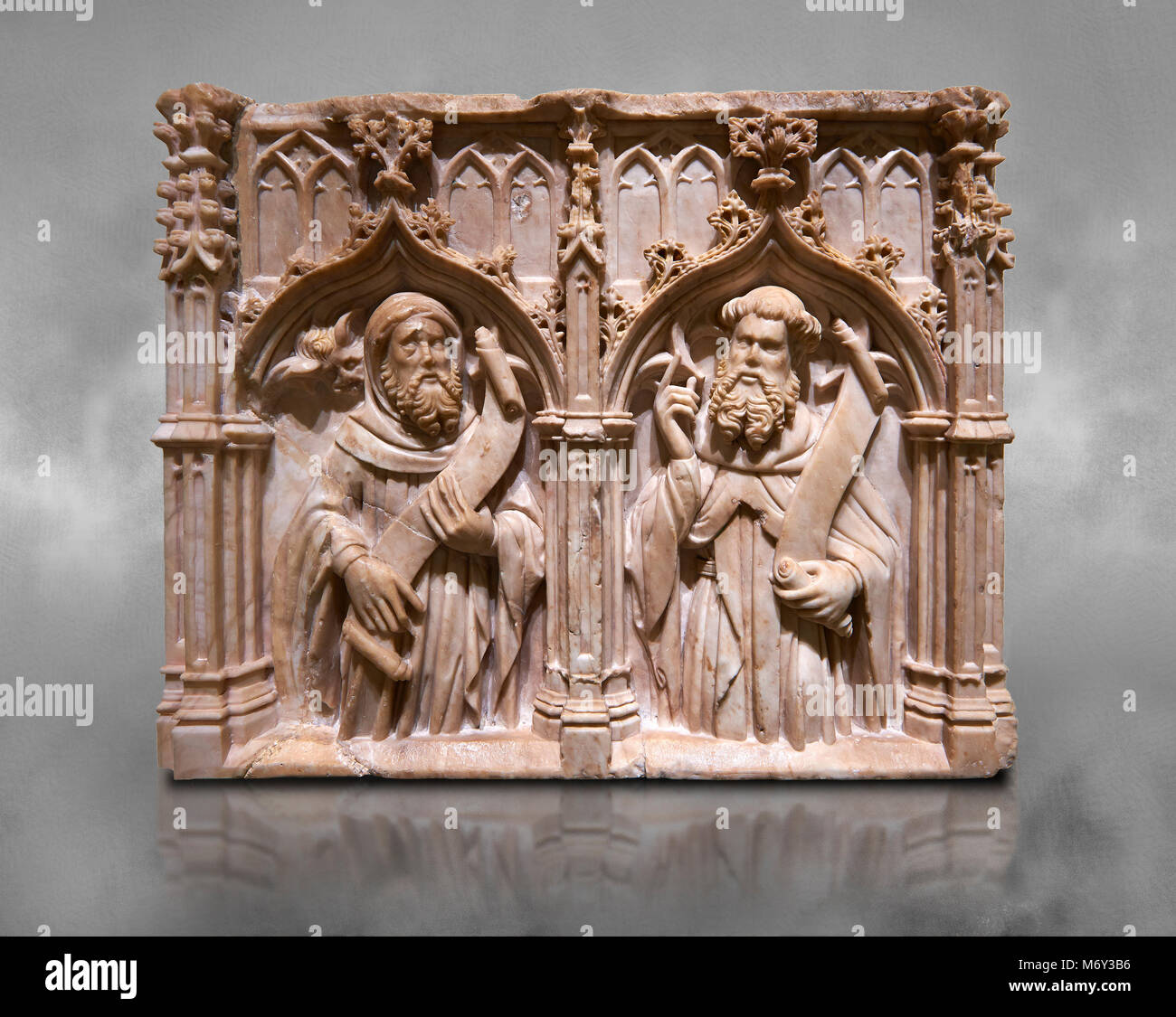 Gotische alabaster Relief von zwei Gewinne von Pere Oller, circa 1415, vom Kloster Del Carme, Girona, Spanien.. Nationalmuseum für katalanische Ar Stockfoto