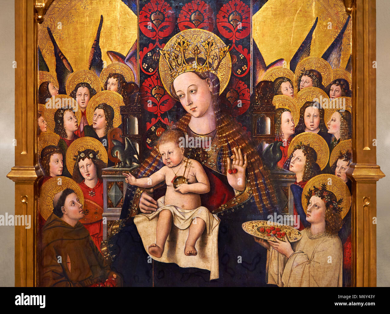 Jungfrau Maria, die Mutter Gottes; die Jungfrau; Mare de Deu; gotische Altar der Madonna mit Kind von Joan Reixach von Barcelona, ca. 1450, Tempera und gold Stockfoto