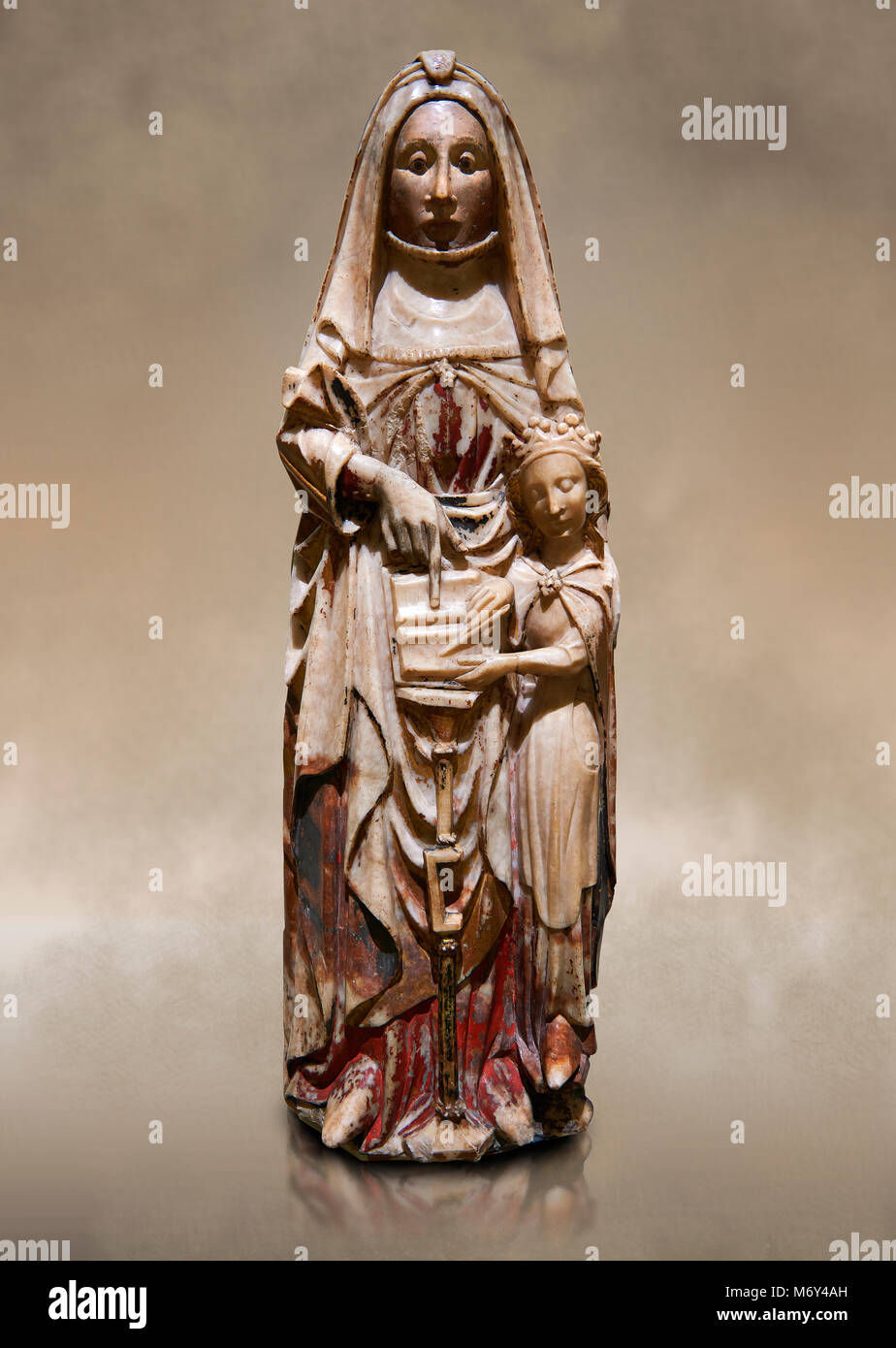 Gotische alabaster Statue der Heiligen Anna und der Jungfrau Maria als Kind von der Schule Nottingham, England, 15. Jahrhundert, von dem Friedhof der Vall d Stockfoto