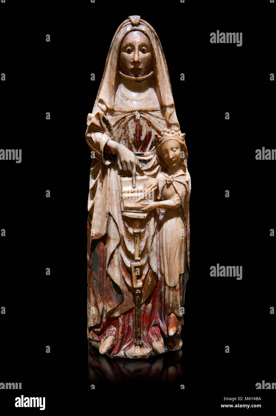 Gotische alabaster Statue der Heiligen Anna und der Jungfrau Maria als Kind von der Schule Nottingham, England, 15. Jahrhundert, von dem Friedhof der Vall d Stockfoto