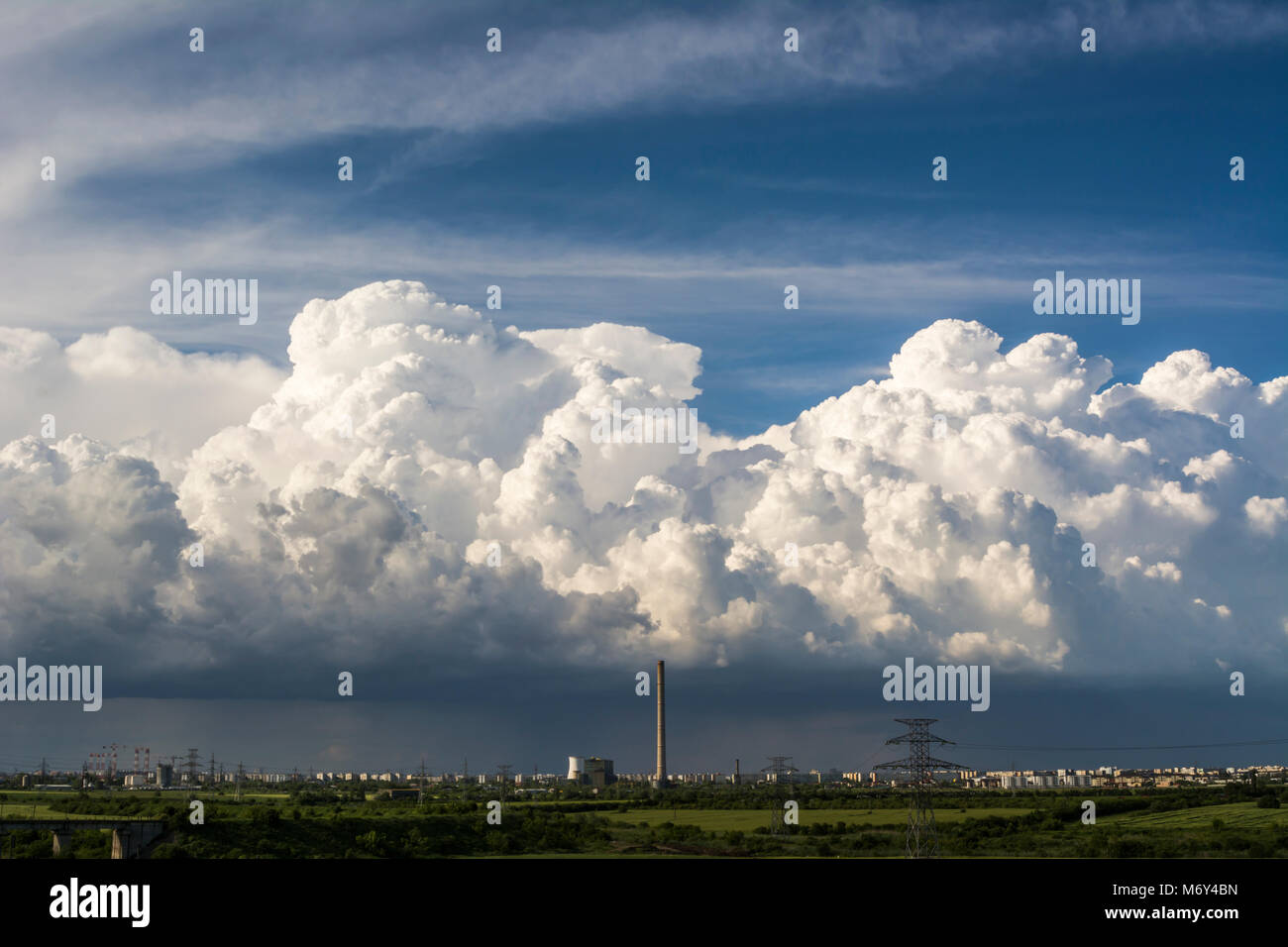 Wolken Hintergrund cumulonimbus cloud Formationen vor dem Sturm Stockfoto