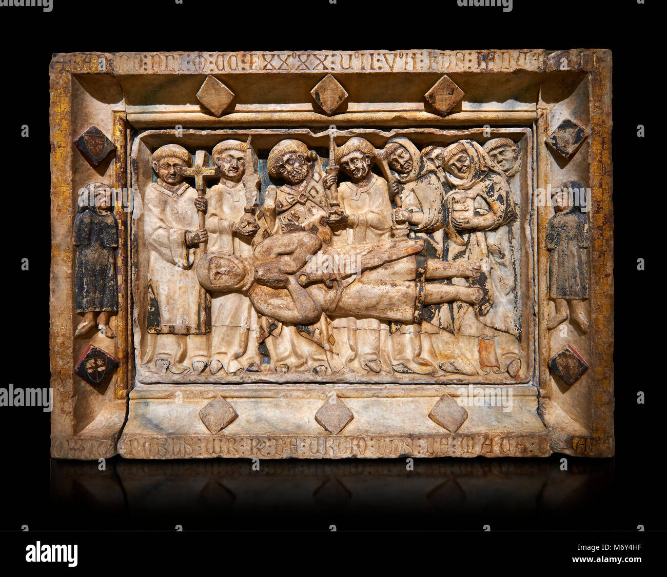 Gotische Marmor Relief aus dem Grab des Ramon d'Urtx, gestorben 1290, vom Kloster von Sant Domenee de Puigcerda, Cerdanya, Spanien.. Nationale Mu Stockfoto