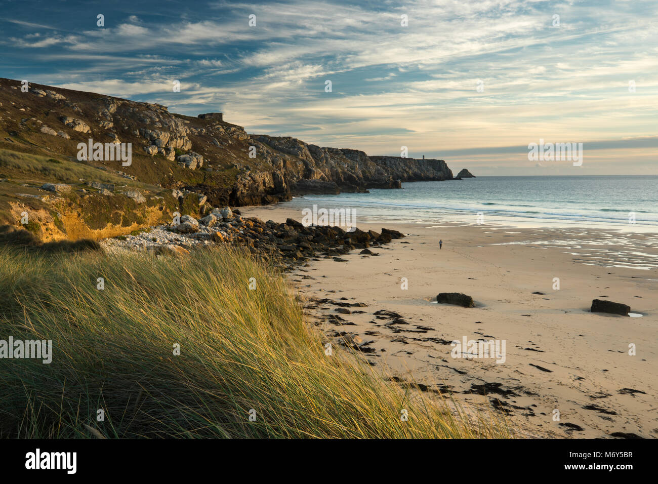 Eine Abbildung auf Anse de Pen Hat, Pointe de Pen-Hir, Halbinsel Crozon, Bretagne, Frankreich Stockfoto