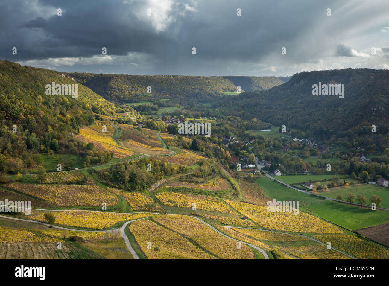 Die Weinberge des Château-Chalon, Jura, Franche-Comté, Frankreich Stockfoto