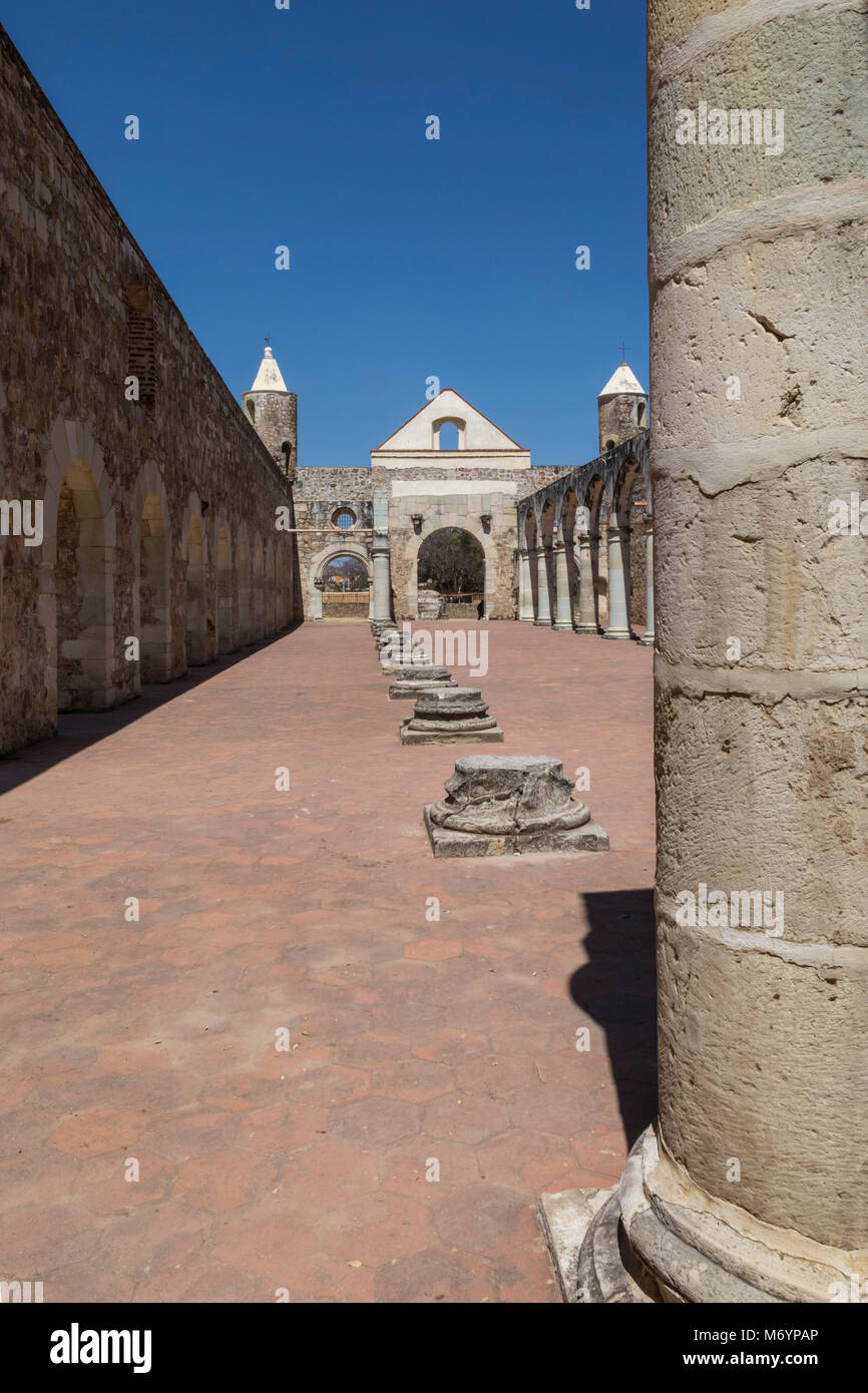 Cuilapam de Guerrero, Oaxaca, Mexiko - Das Kloster von Santiago ApÃ³stol, 1556 begonnen und nie abgeschlossen. Stockfoto