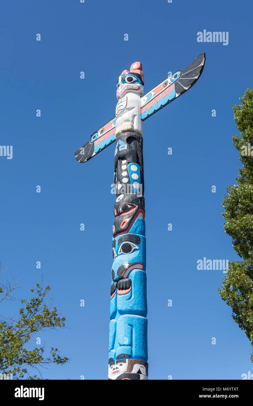 Die Totem Pole der Freundschaft, Memorial Avenue, Harewood, Christchurch, Canterbury, Neuseeland Stockfoto