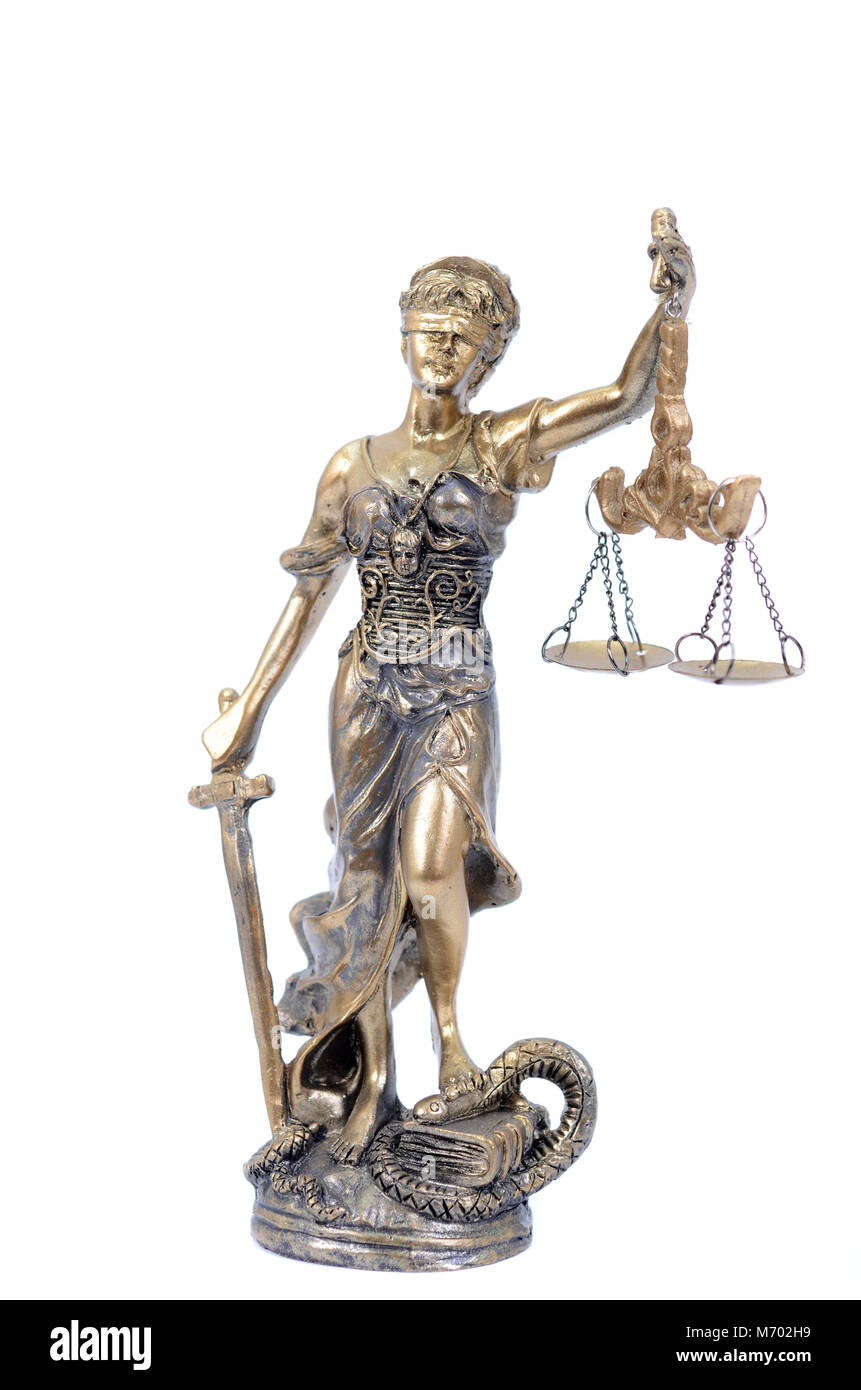 Recht und Gerechtigkeit, Rechtmäßigkeit Konzept, Waage der Gerechtigkeit, der Justitia, Lady Gerechtigkeit auf dem weißen Hintergrund isoliert. Stockfoto