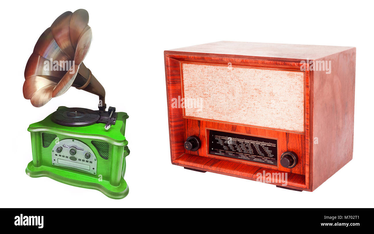 Retro Style Grammophon und Radio auf weißem Hintergrund Stockfoto