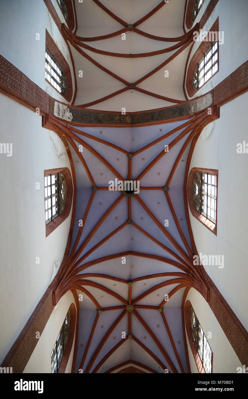 Das Innere des gotischen St. Elisabeth Kirche in Wroclaw, Polen Stockfoto