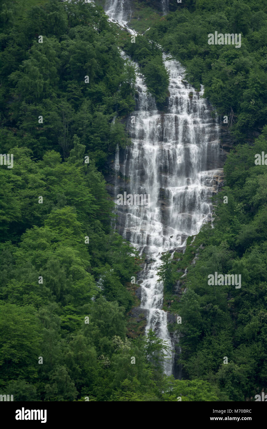 Sieben Schwestern Wasserfall In Norwegen Sehr Nah An Der Geiranger Fjord Stockfotografie Alamy
