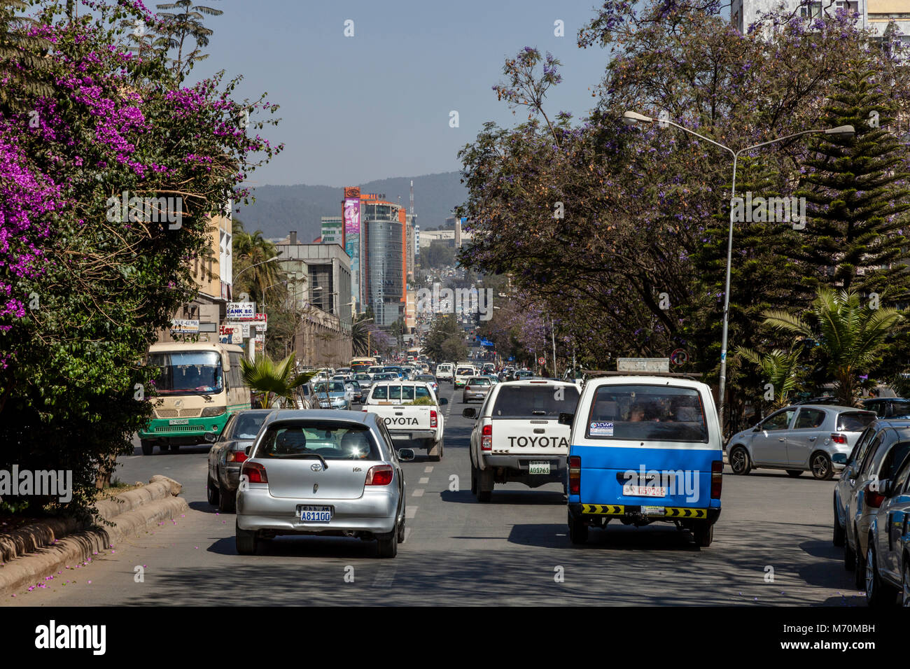 Blick auf den Gambia Street in Richtung Churchill Avenue, Addis Abeba, Äthiopien Stockfoto