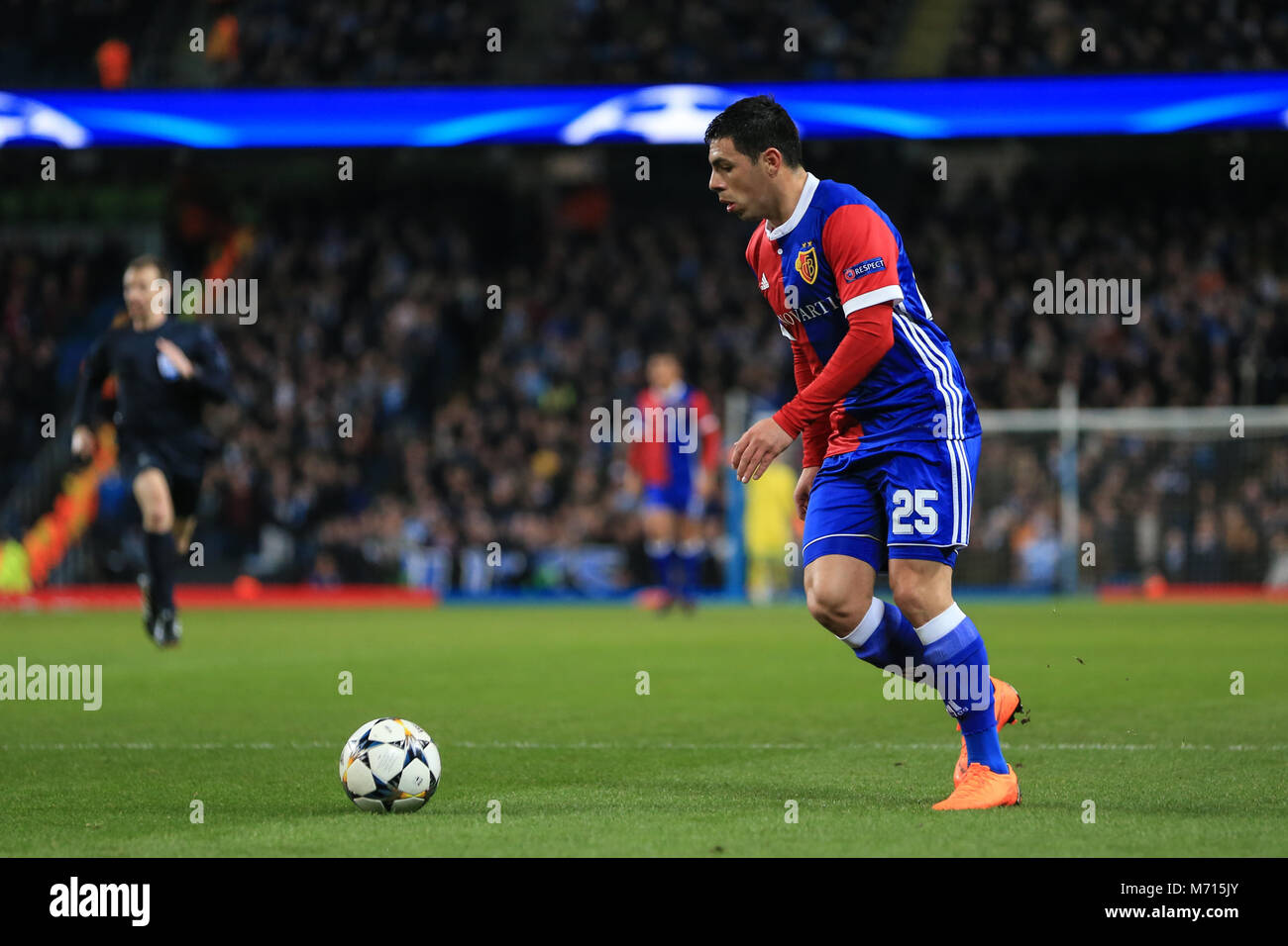 Manchester, Großbritannien. 7. März 2018, Champions League Runde 16 Leg 2, Manchester City gegen den FC Basel; Blas Riveros #25 von Basel Stockfoto